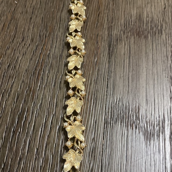 Vintage Lisner Maple Leaf Faux Pearl Necklace Open Work GoldTone - Picture 10 of 12